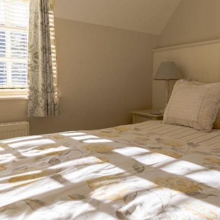 Jasmine Cottage - 2 Bedroom In Heart Of Bourton! Extérieur photo