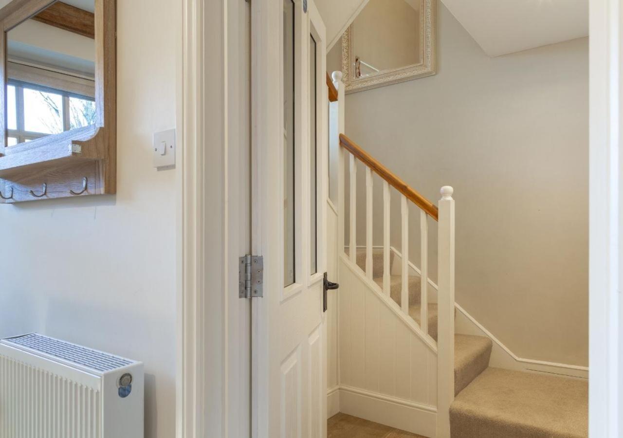Jasmine Cottage - 2 Bedroom In Heart Of Bourton! Extérieur photo