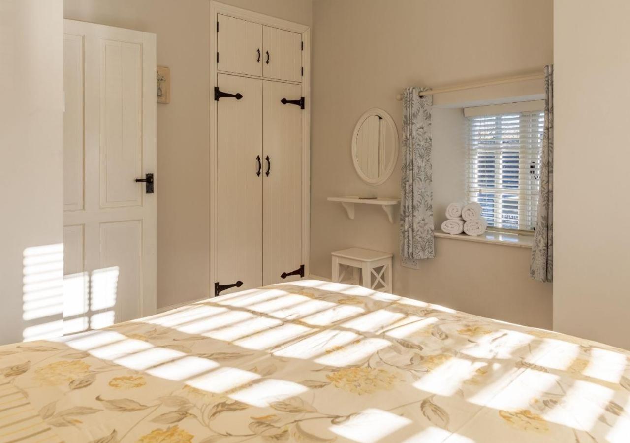 Jasmine Cottage - 2 Bedroom In Heart Of Bourton! Extérieur photo