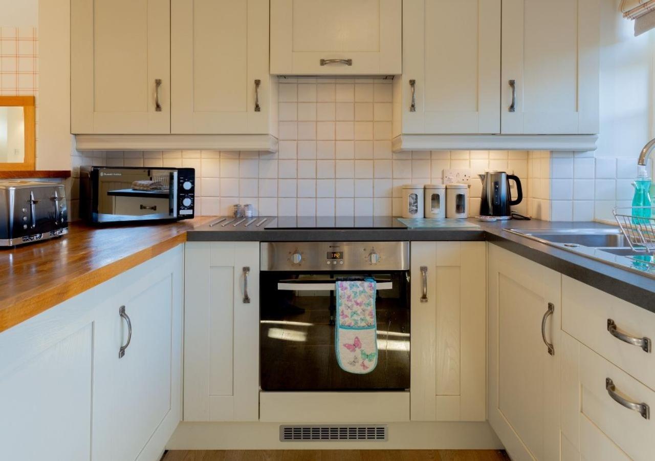Jasmine Cottage - 2 Bedroom In Heart Of Bourton! Extérieur photo