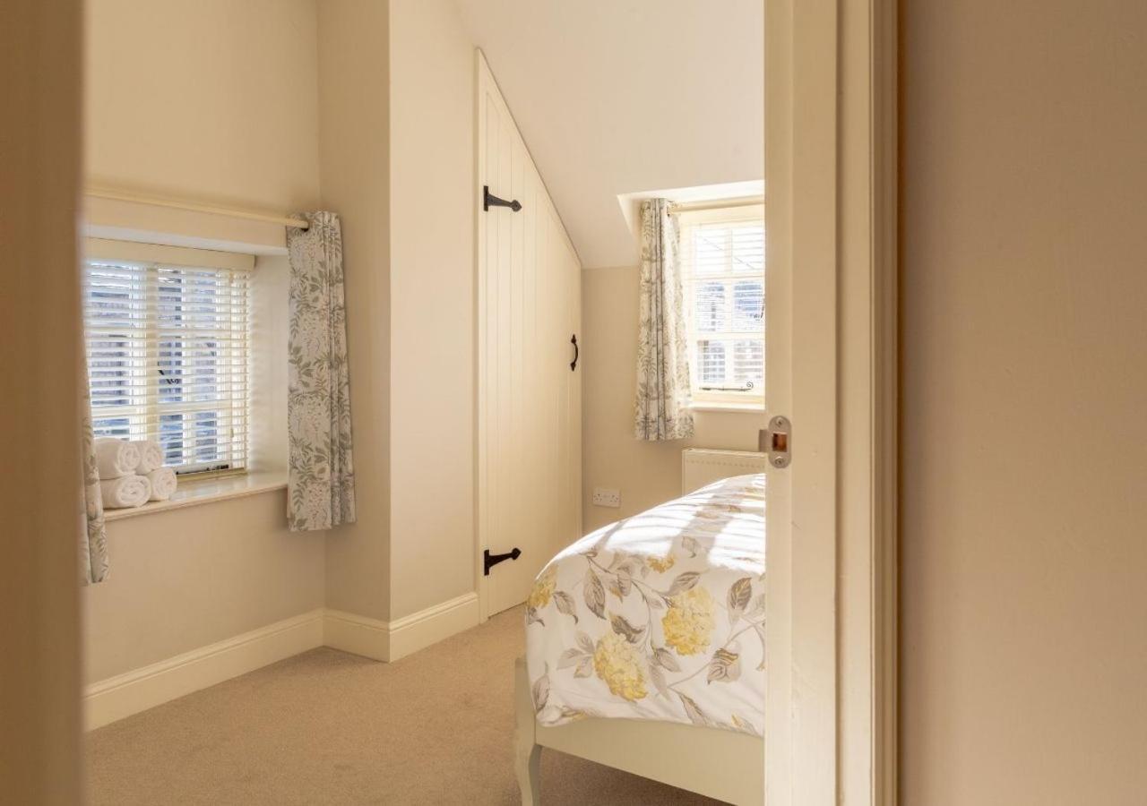Jasmine Cottage - 2 Bedroom In Heart Of Bourton! Extérieur photo