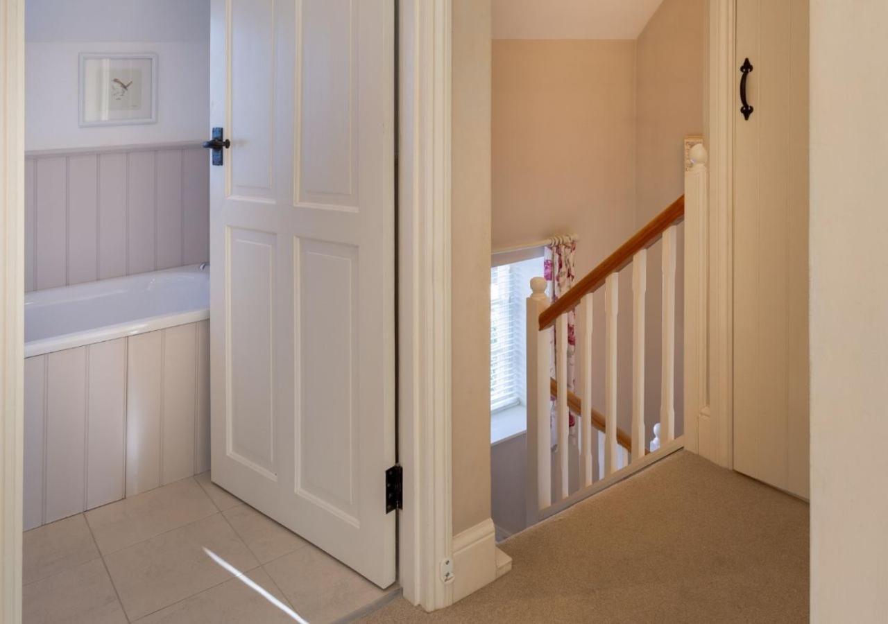 Jasmine Cottage - 2 Bedroom In Heart Of Bourton! Extérieur photo