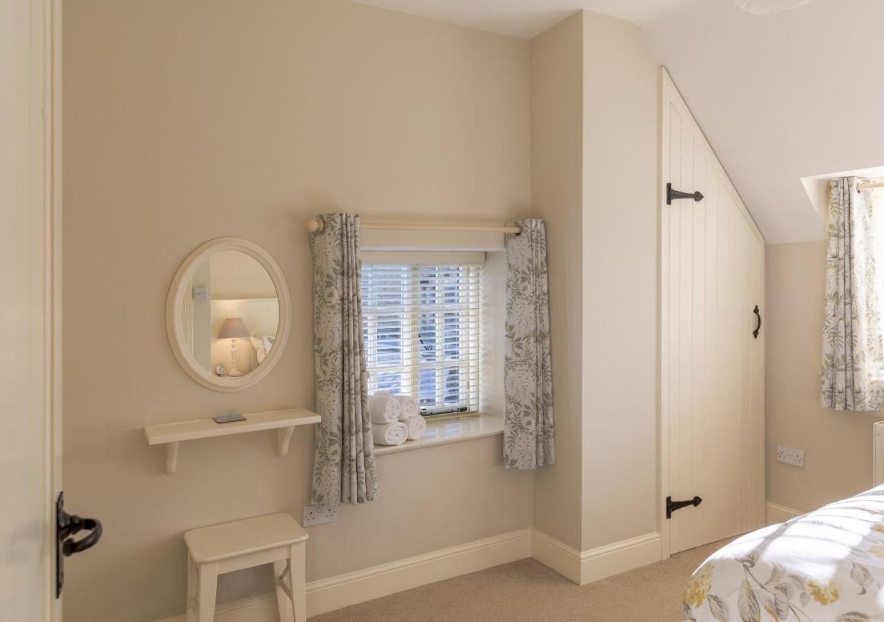 Jasmine Cottage - 2 Bedroom In Heart Of Bourton! Extérieur photo