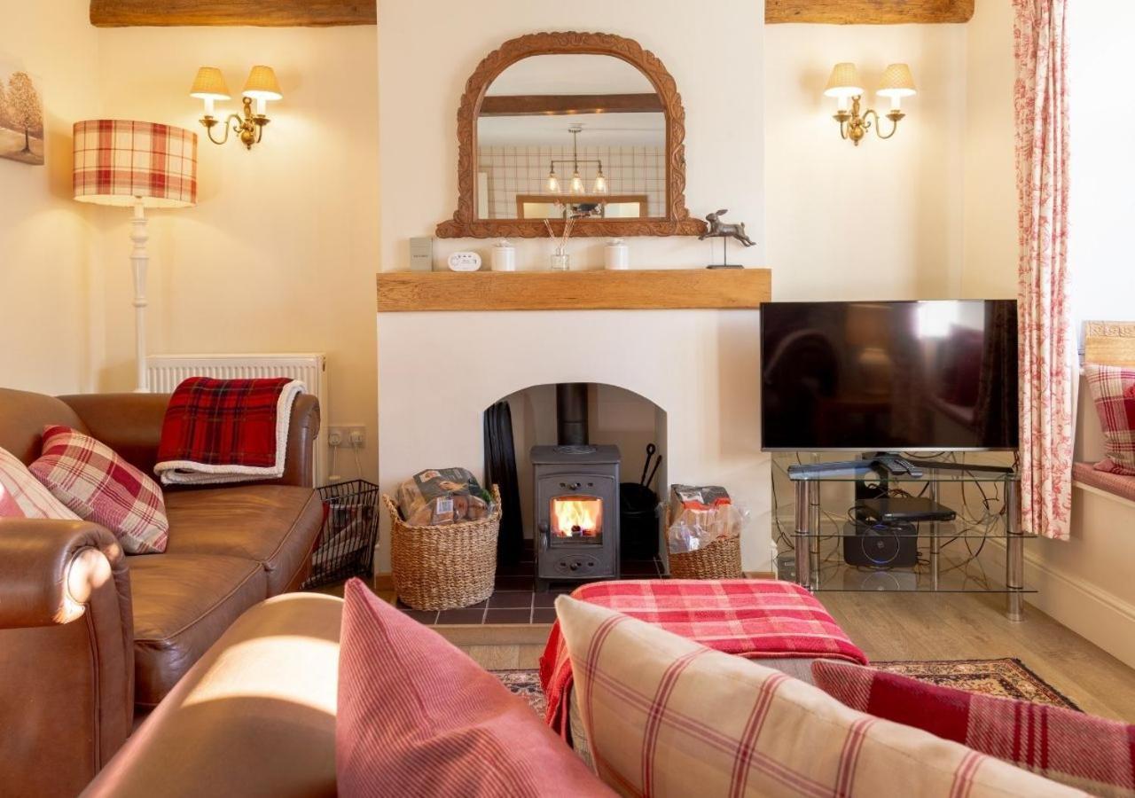 Jasmine Cottage - 2 Bedroom In Heart Of Bourton! Extérieur photo