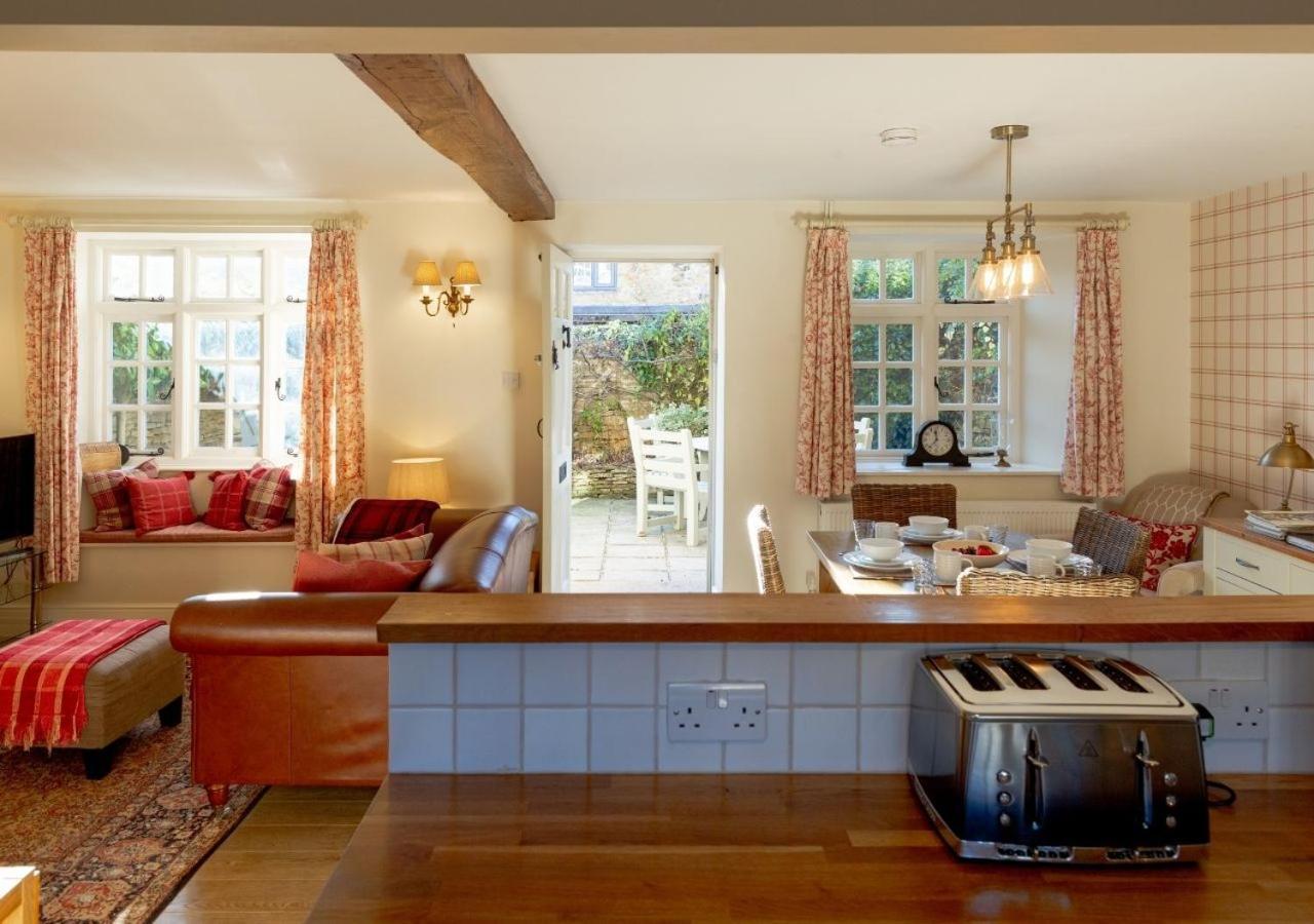 Jasmine Cottage - 2 Bedroom In Heart Of Bourton! Extérieur photo