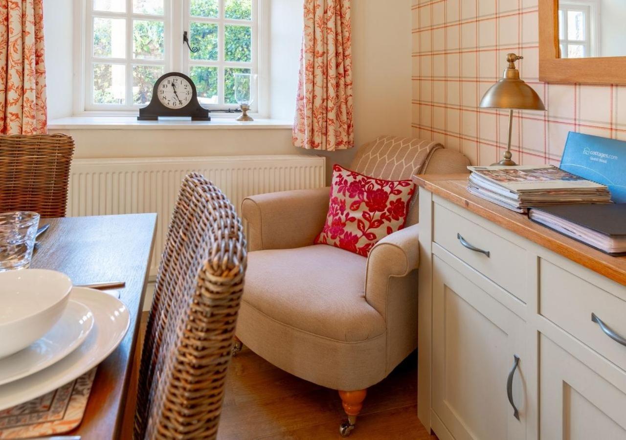 Jasmine Cottage - 2 Bedroom In Heart Of Bourton! Extérieur photo