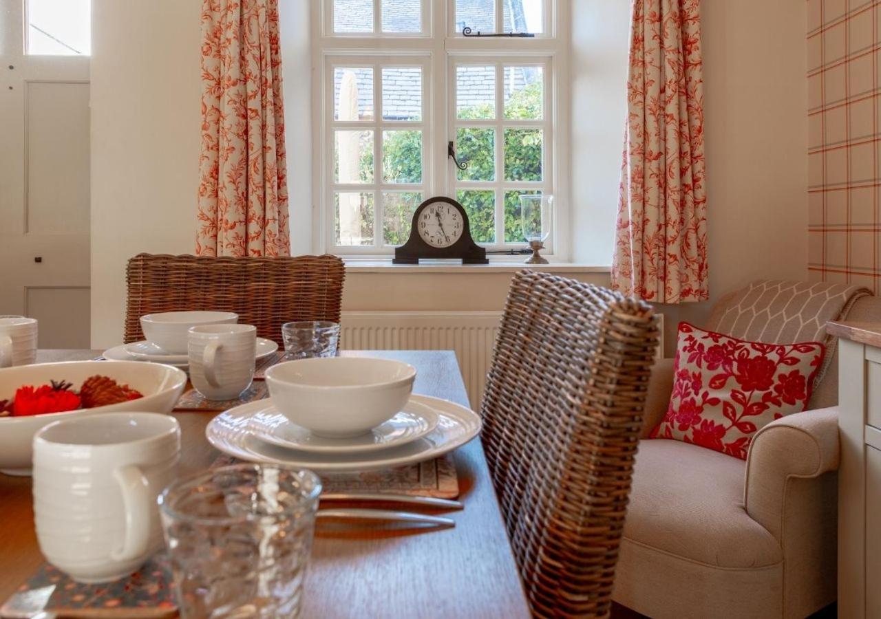 Jasmine Cottage - 2 Bedroom In Heart Of Bourton! Extérieur photo