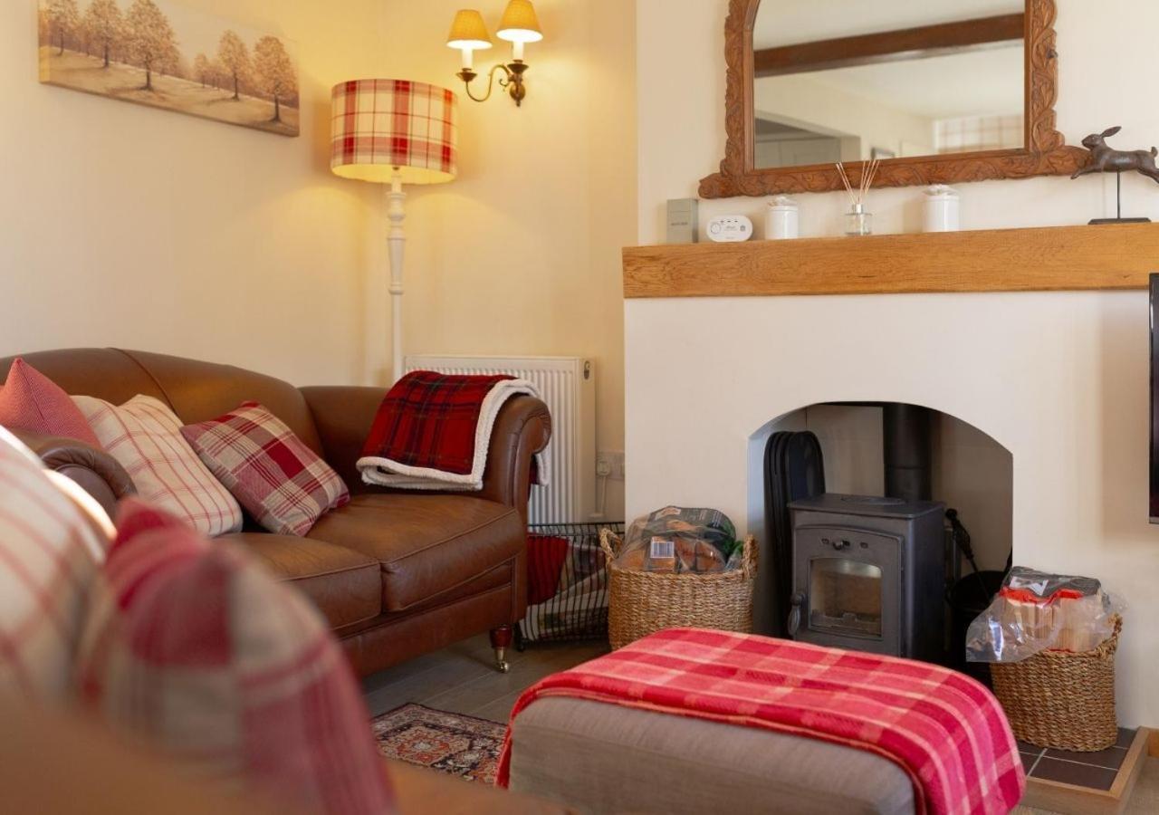 Jasmine Cottage - 2 Bedroom In Heart Of Bourton! Extérieur photo