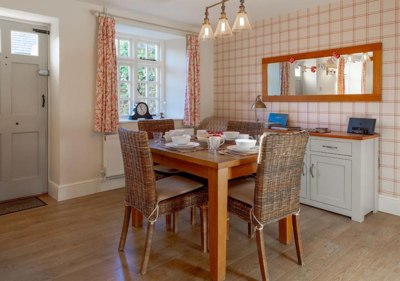 Jasmine Cottage - 2 Bedroom In Heart Of Bourton! Extérieur photo