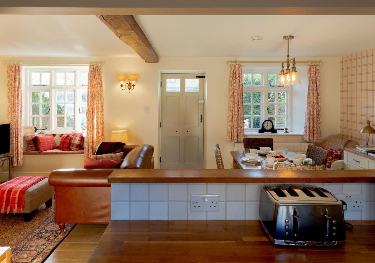Jasmine Cottage - 2 Bedroom In Heart Of Bourton! Extérieur photo