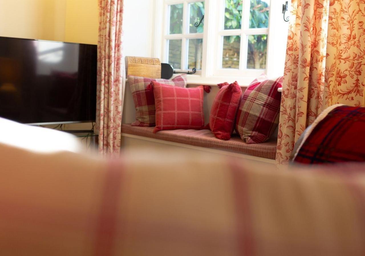 Jasmine Cottage - 2 Bedroom In Heart Of Bourton! Extérieur photo