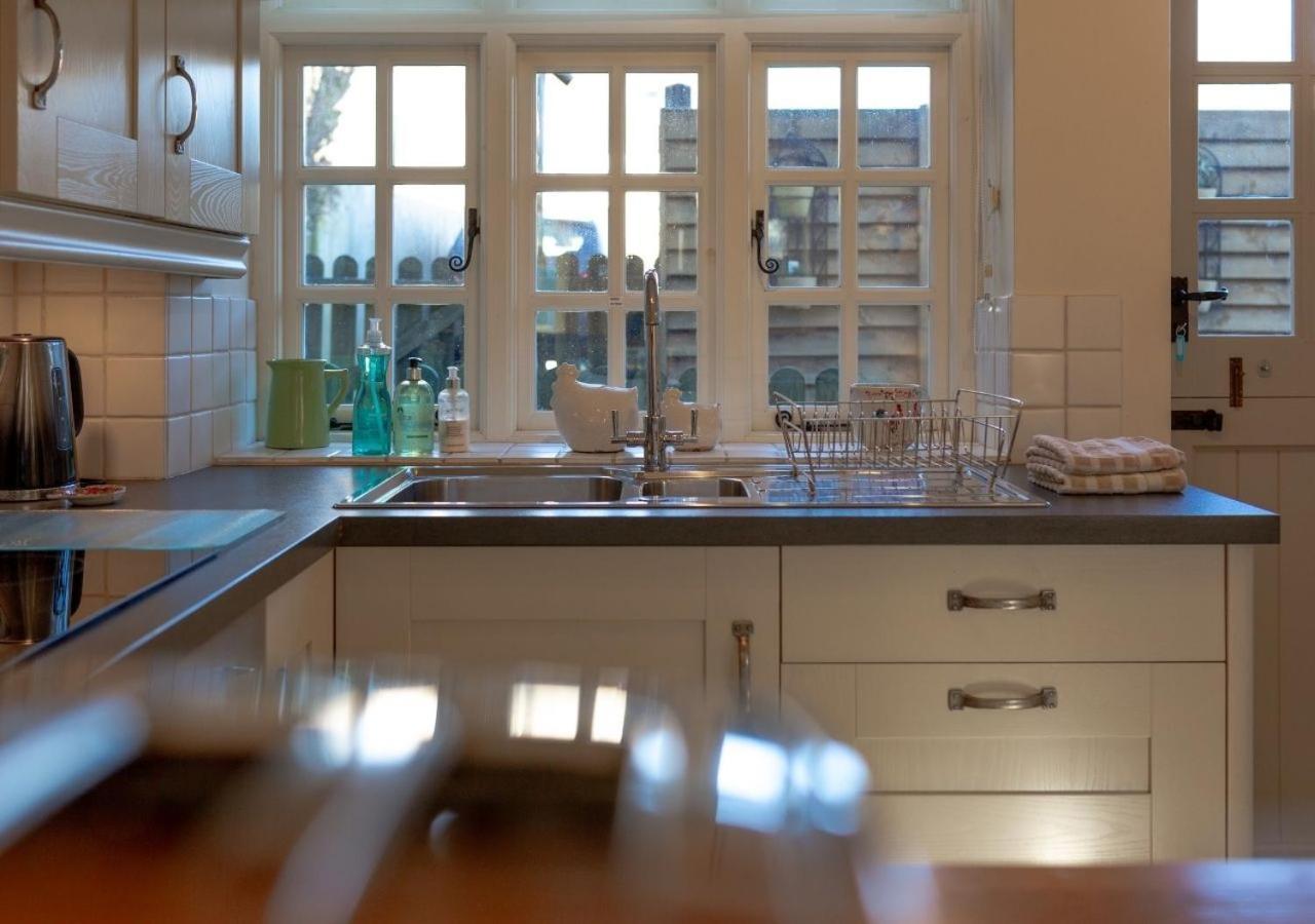 Jasmine Cottage - 2 Bedroom In Heart Of Bourton! Extérieur photo