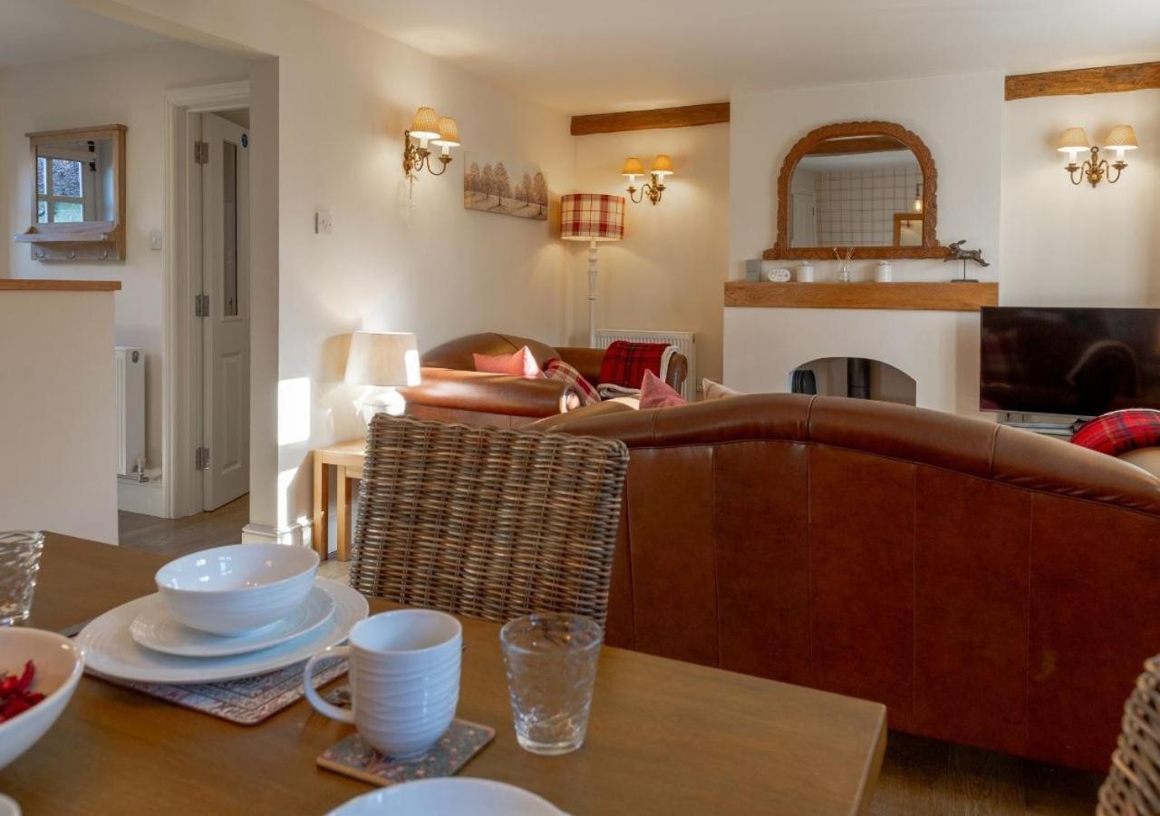 Jasmine Cottage - 2 Bedroom In Heart Of Bourton! Extérieur photo